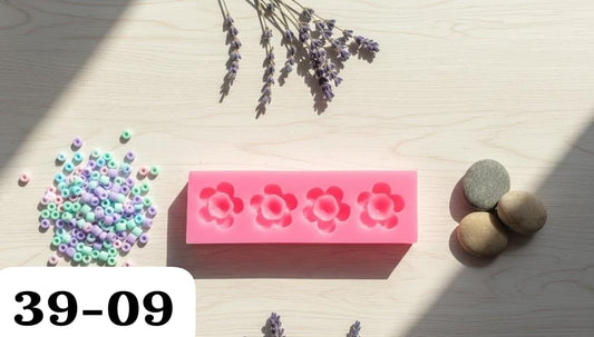 4  CAVITY  PINK  FLOWER  MOLD  HBR3909