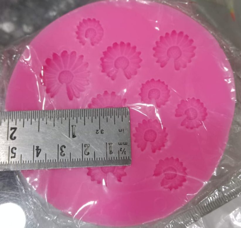 HBR1533 11 CAVITY MINI  DAISY  FLOWER MOULD