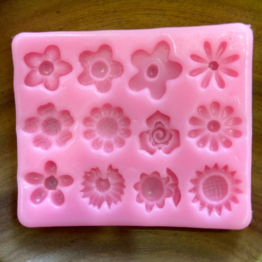 HBR1439 12 CAVITY  FLOWER MOULD